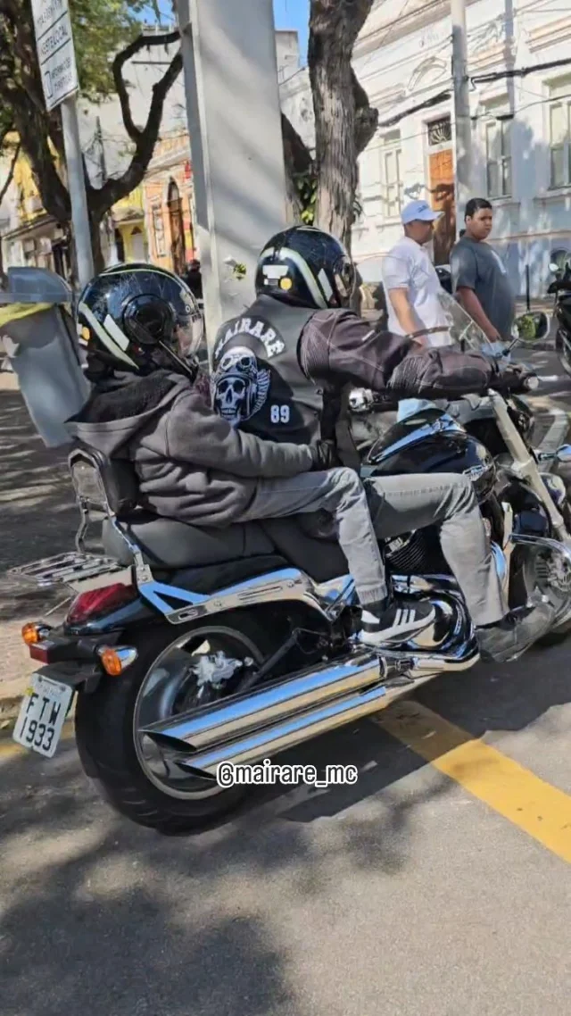 Parte 2 do nosso rolê de domingo! Estrada linda e bons amigos.

#estradadosromeiros #itu #motorcycle #harleydavidson #royalenfield #suzuki #bmw
