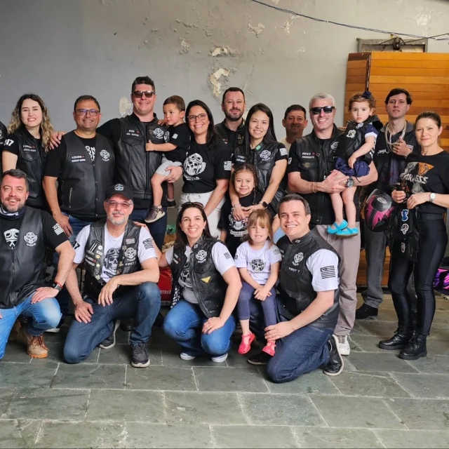 Um #tbt de domingo, onde fizemos o bem doando itens para a ONG AMAMOS, e depois um churrasco super família com os membros do Mairarê MC.
Foi só alegria!